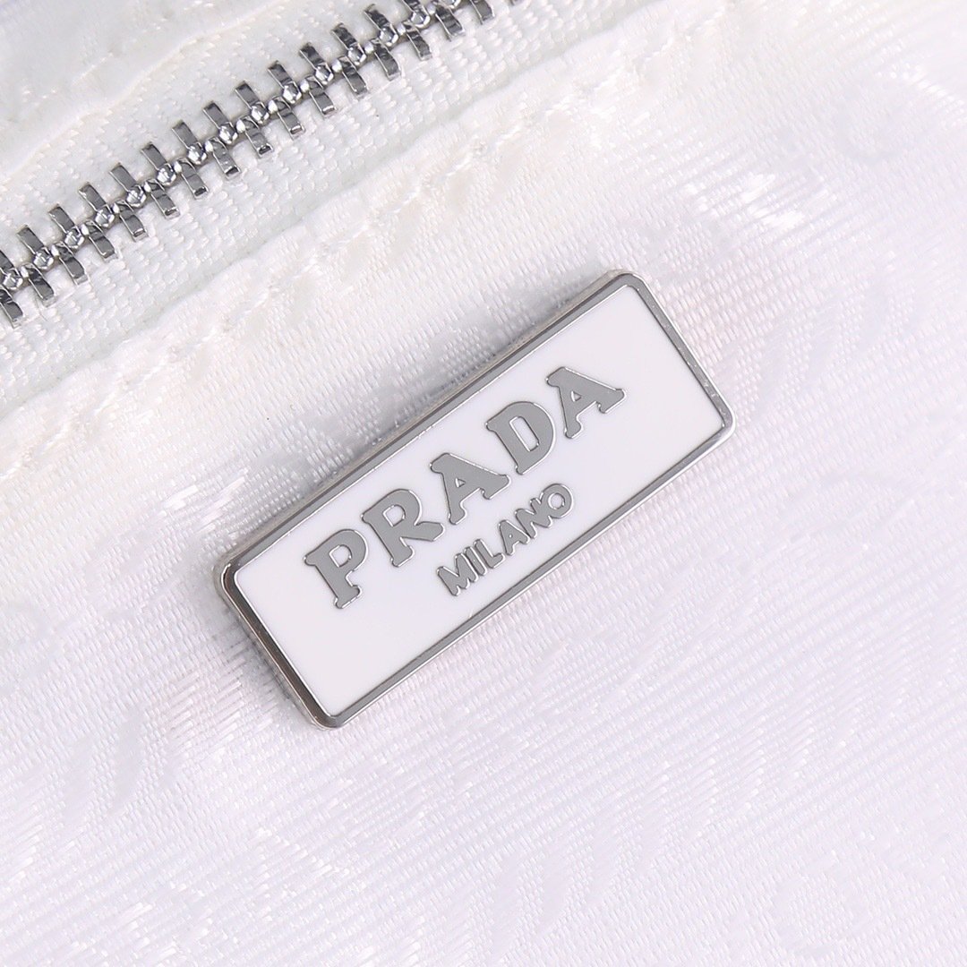Prada Underarm Bag 001280
