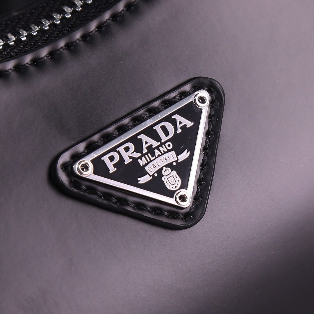 Prada Underarm Bag 001280