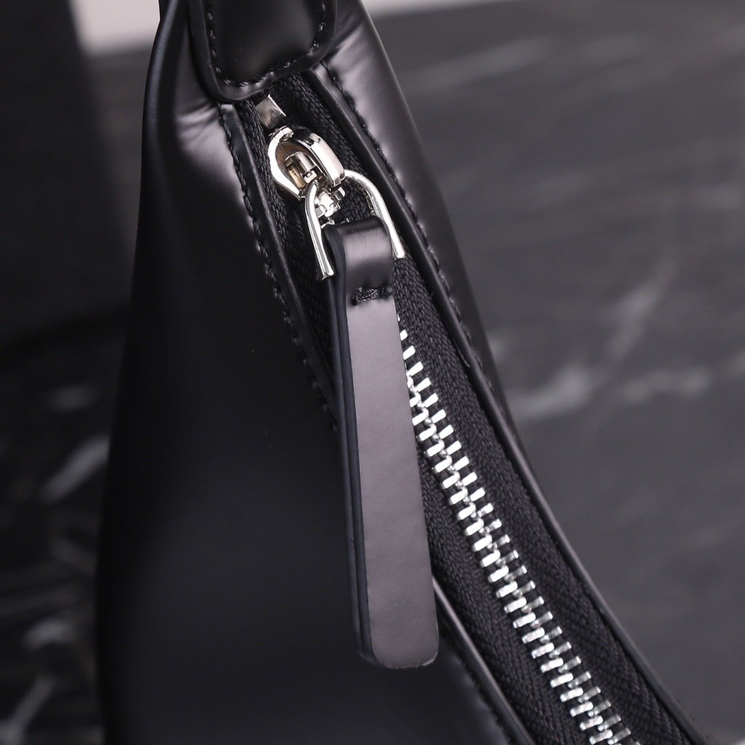 Prada Underarm Bag 001280