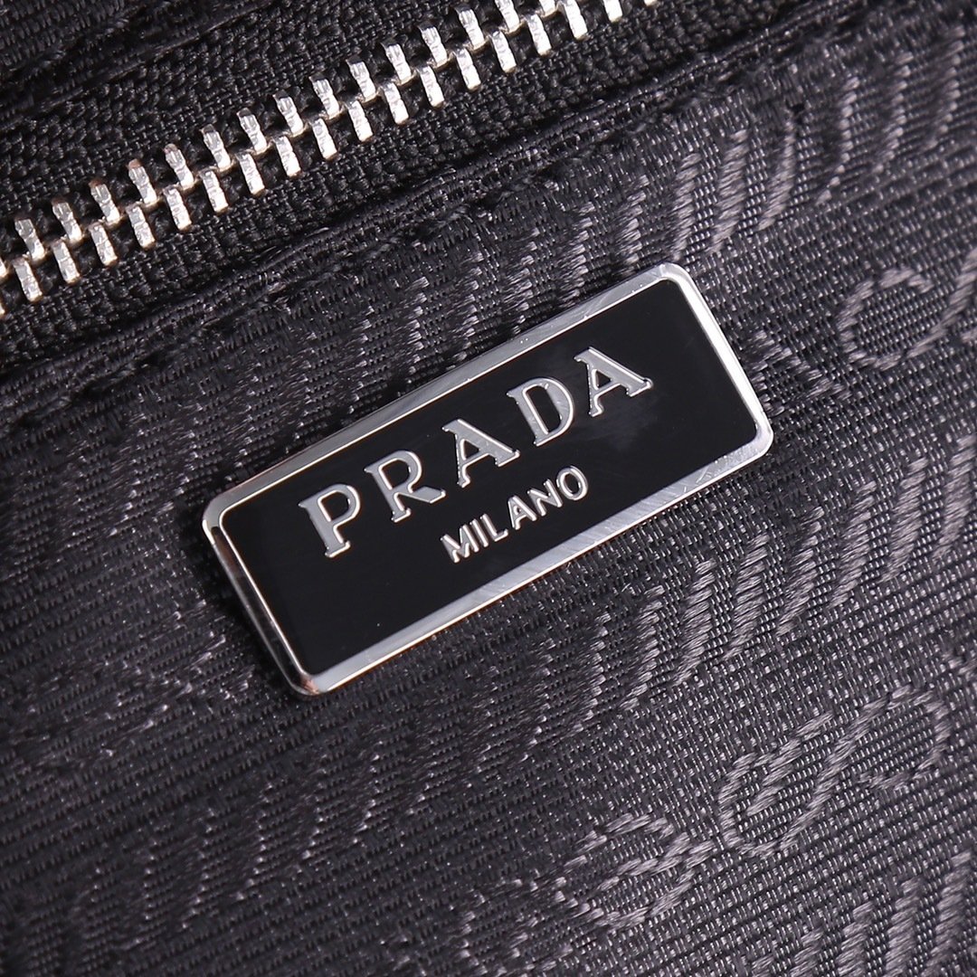 Prada Underarm Bag 001280