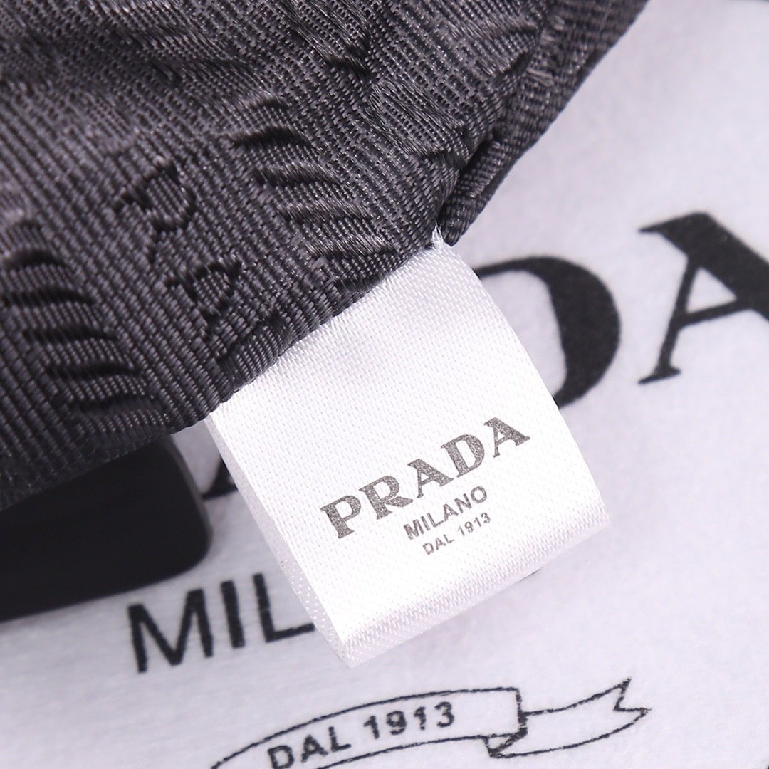 Prada Underarm Bag 001280