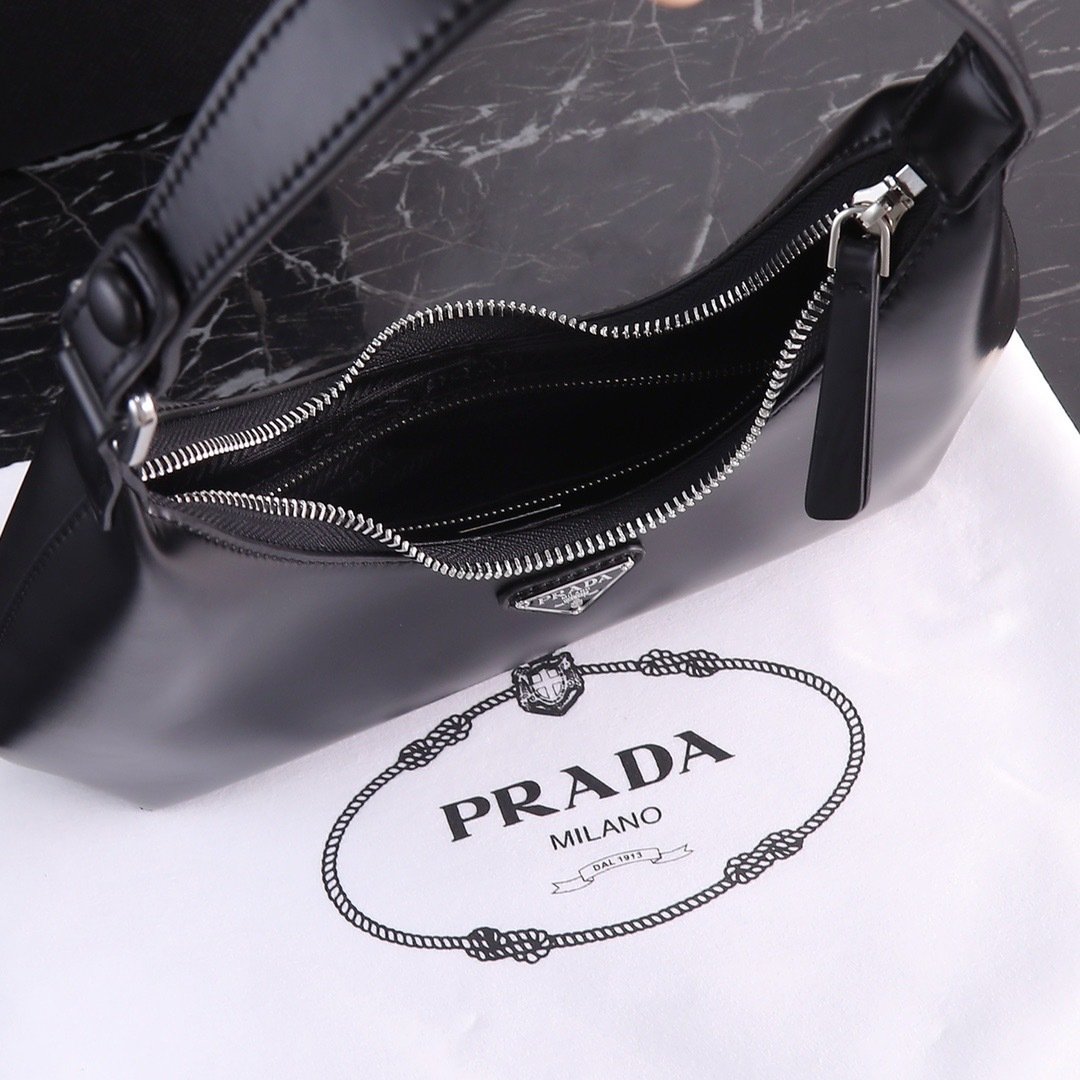 Prada Underarm Bag 001280