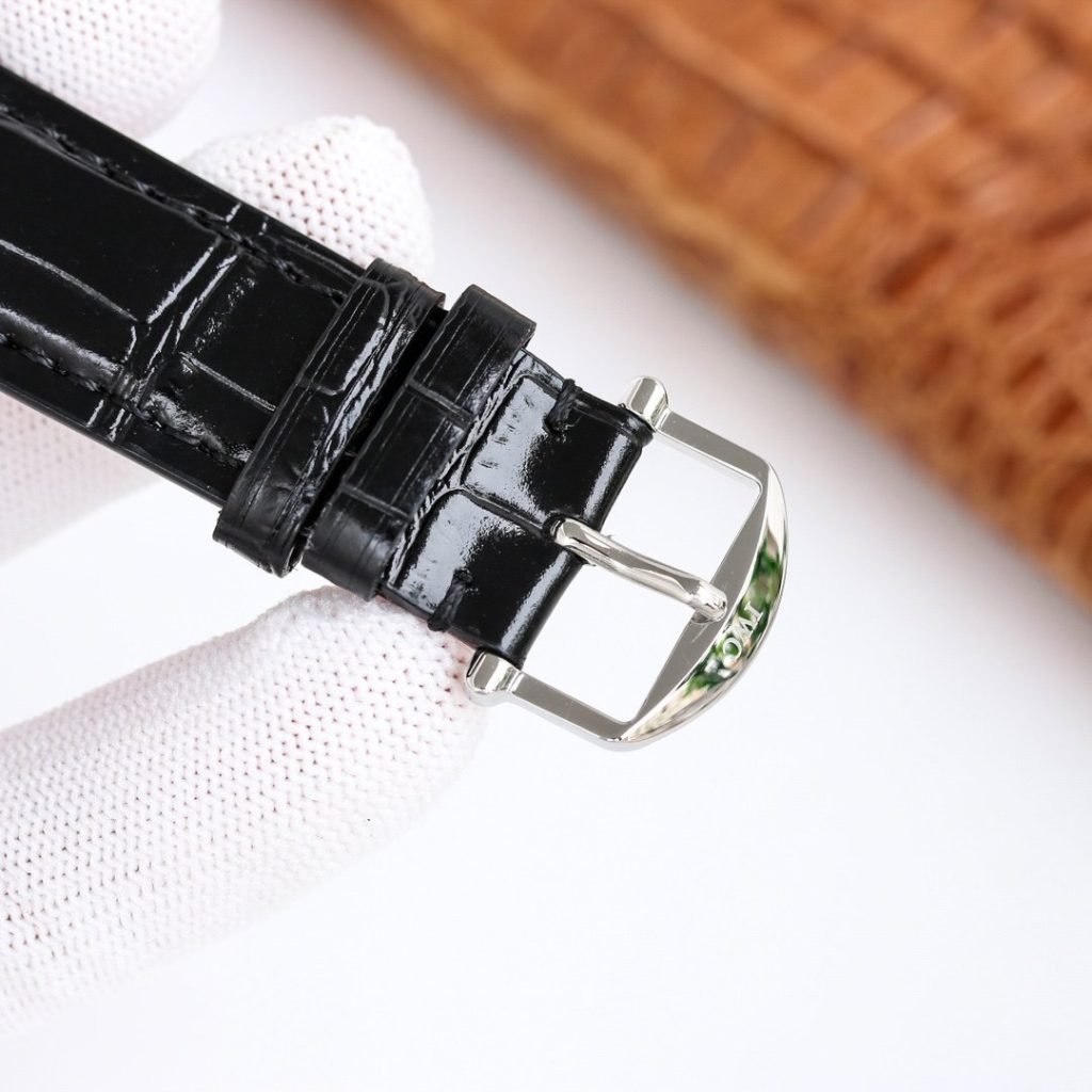 IWC White 1 THE Peak Appearance OF THE Gold