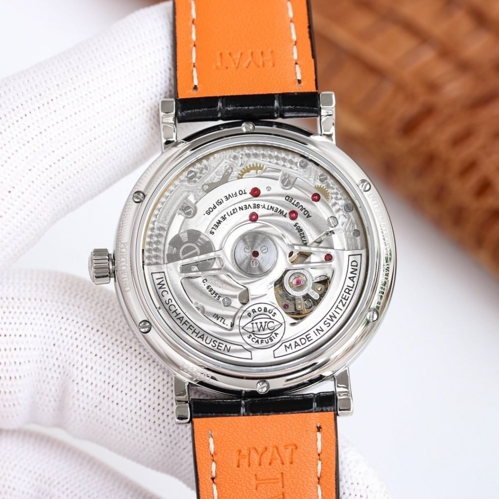 IWC White 1 THE Peak Appearance OF THE Gold
