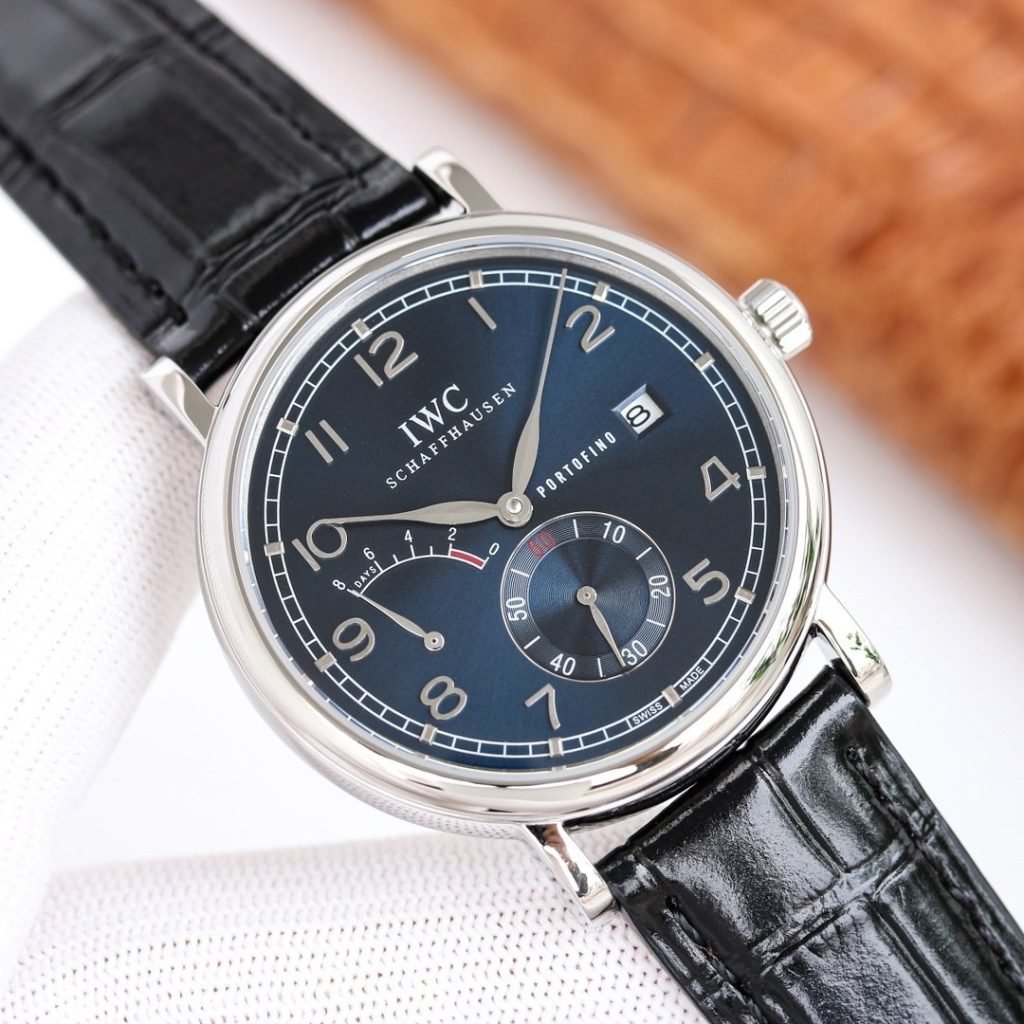IWC White 1 THE Peak Appearance OF THE Gold