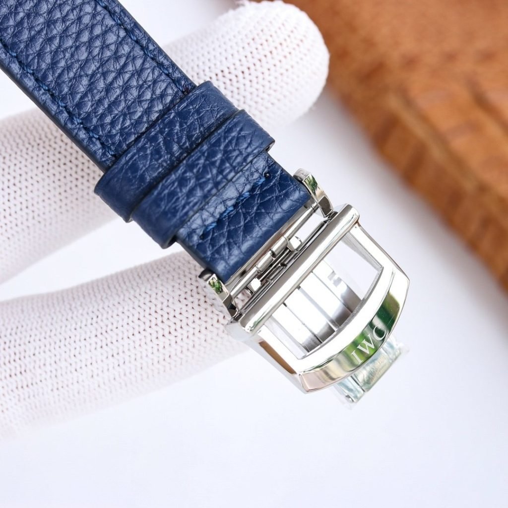 IWC White S THE Pinnacle OF Gold 50 Appearance