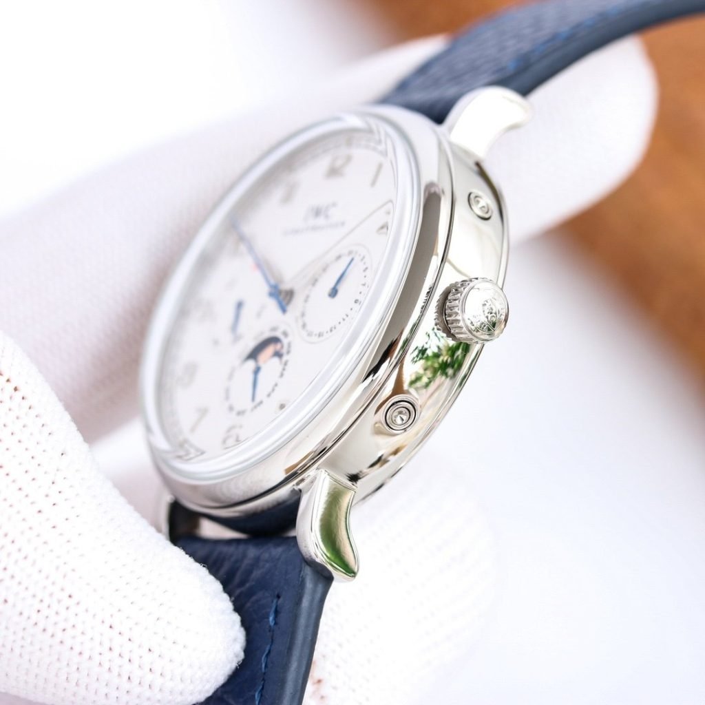 IWC White S THE Pinnacle OF Gold 50 Appearance