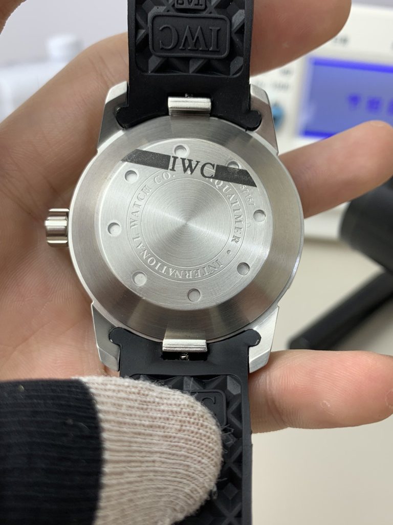 IWC World Quarter Yellow