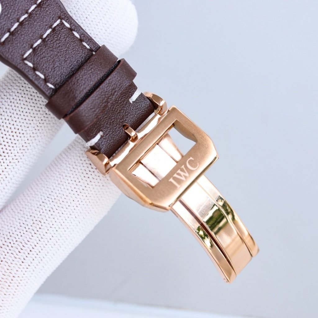 IWC THE Most Dazzling Star Under IWC THE Peak