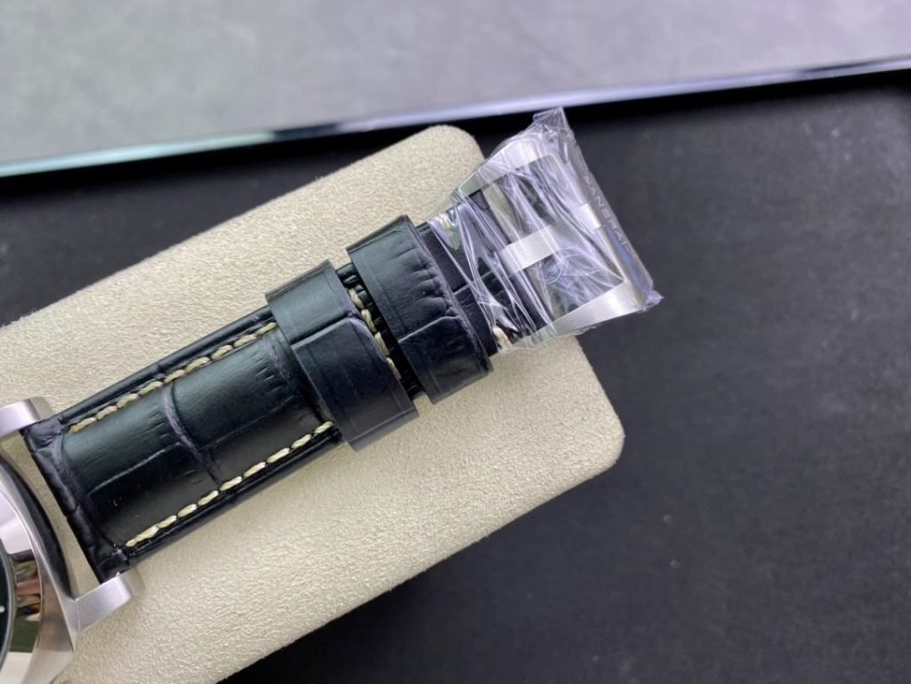 Panerai PAM1312 Size 44MM Equipped