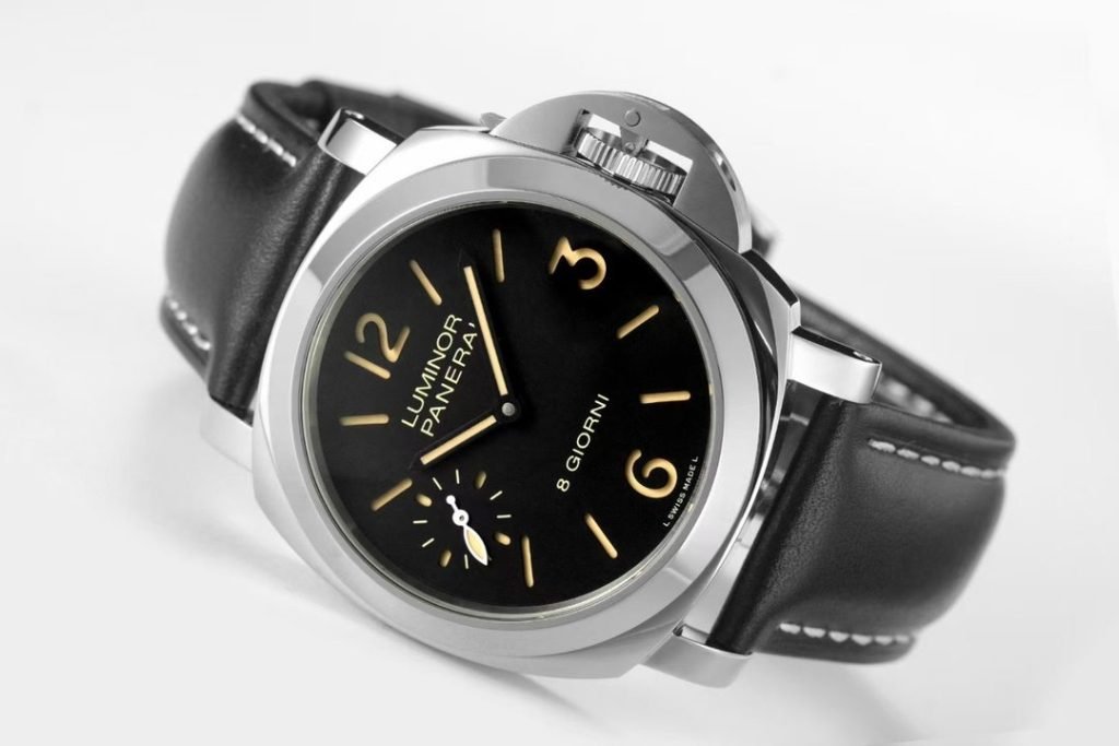 Panerai THE Luminor Panerai Watch PAM915 IS Equipped