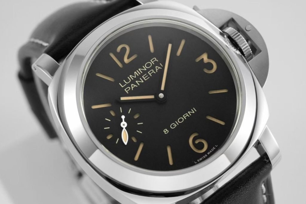 Panerai THE Luminor Panerai Watch PAM915 IS Equipped