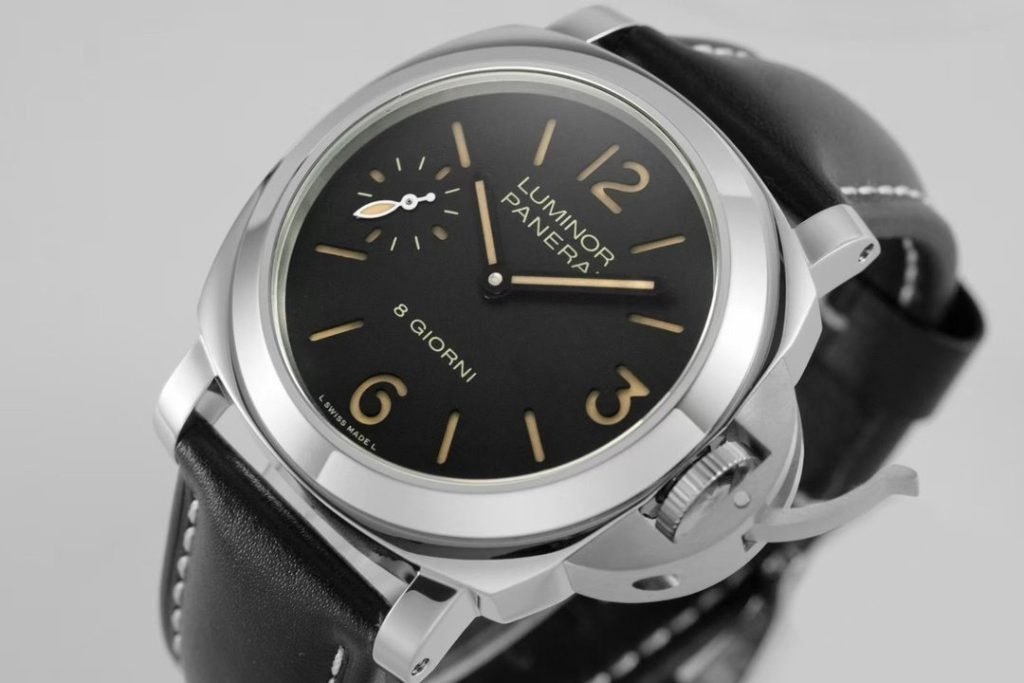 Panerai THE Luminor Panerai Watch PAM915 IS Equipped