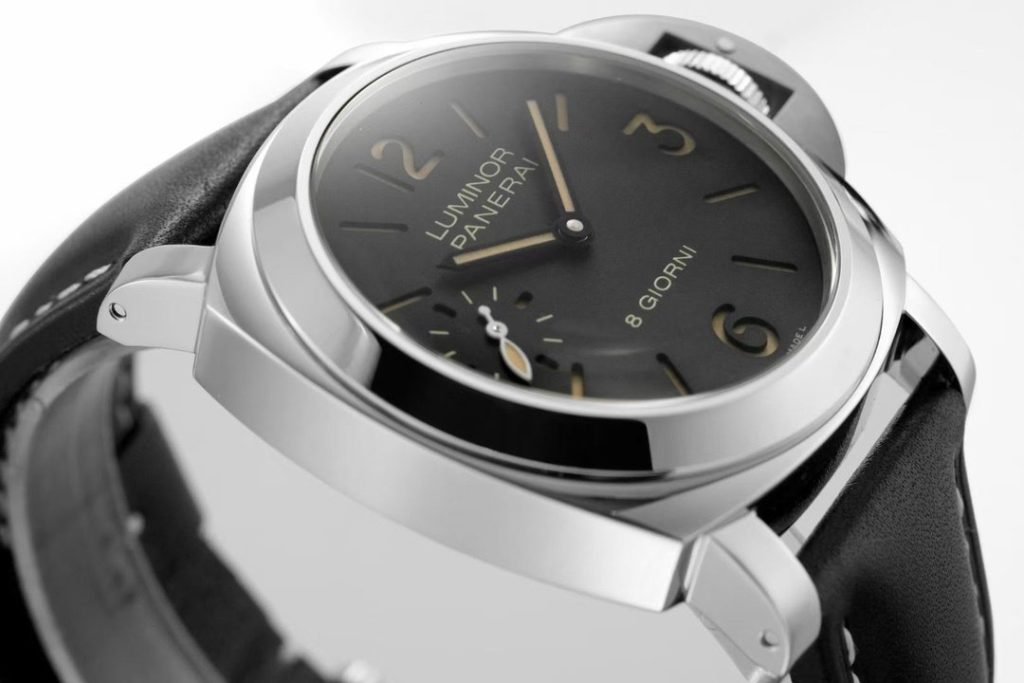 Panerai THE Luminor Panerai Watch PAM915 IS Equipped