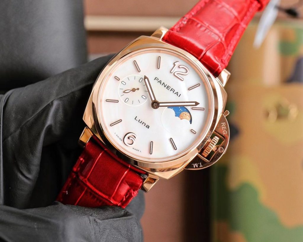Panerai THE Same Ultrathin AND Small Size Brand OF