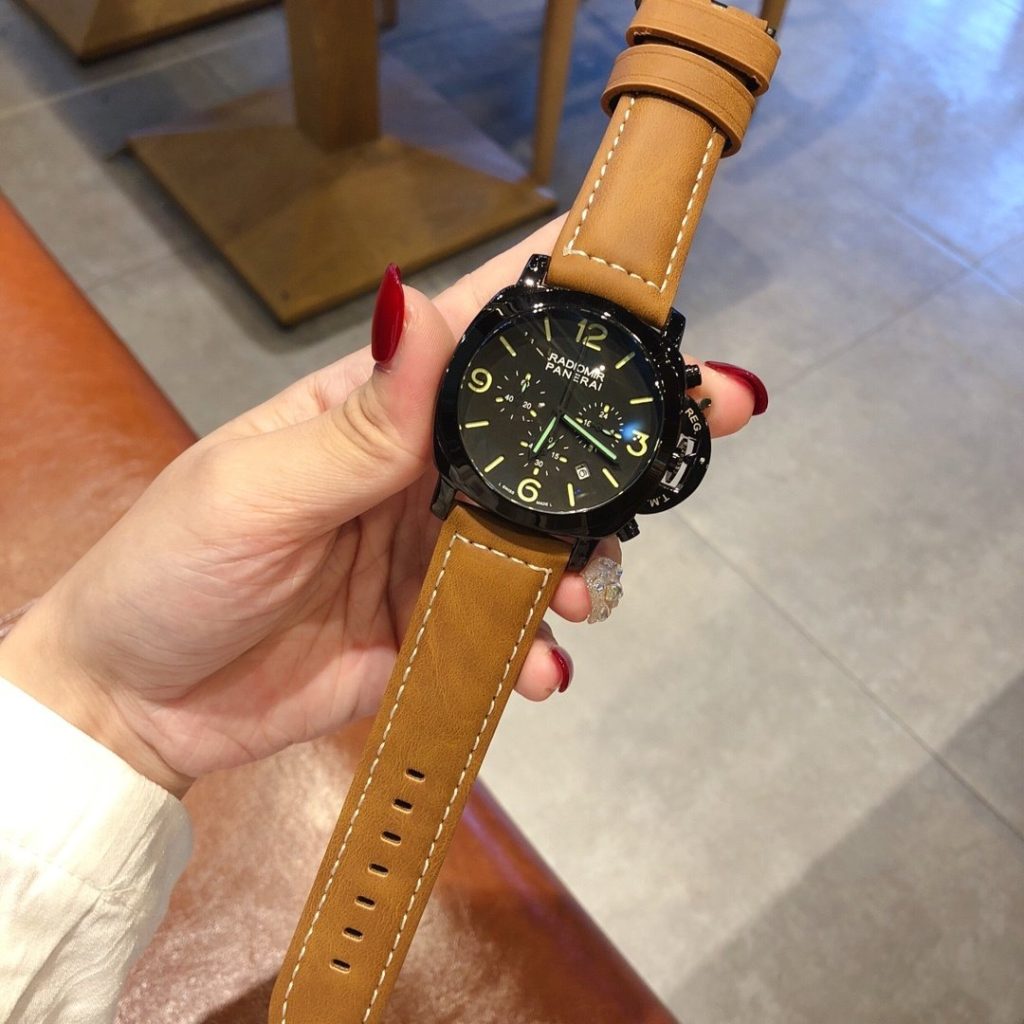 Panerai THE 95 Panerai Shows Highend Running Second Quartz