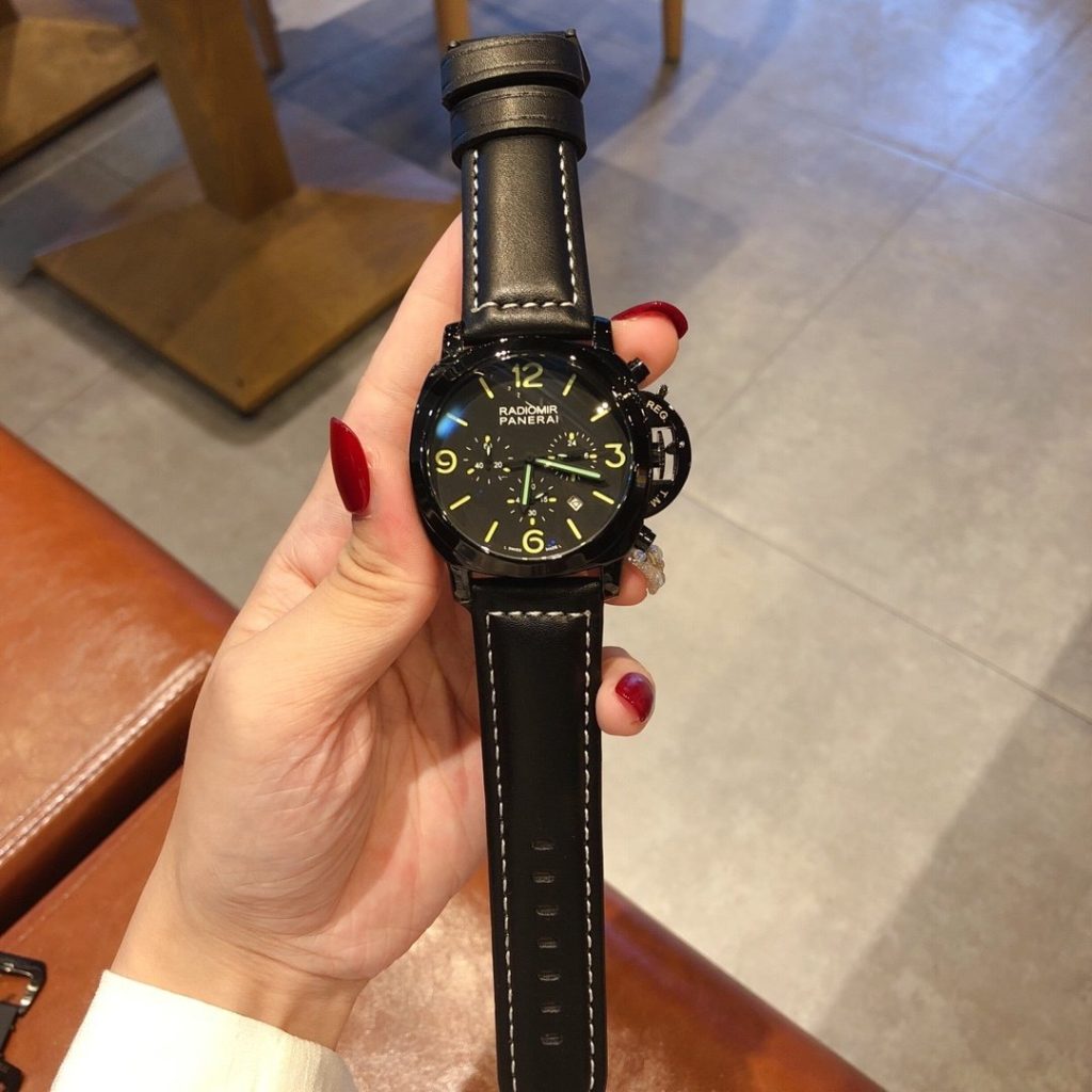 Panerai THE 95 Panerai Shows Highend Running Second Quartz
