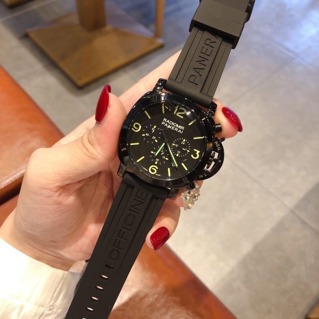 Panerai THE 95 Panerai Shows Highend Running Second Quartz