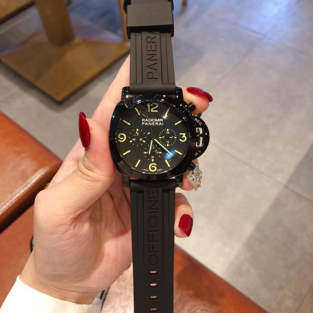 Panerai THE 95 Panerai Shows Highend Running Second Quartz