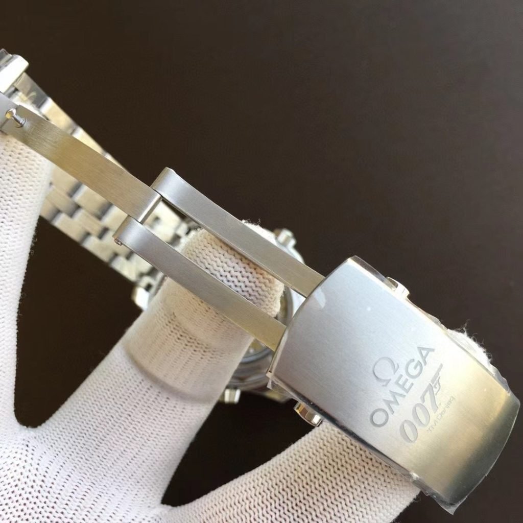 OMEGA VS Products AT THE Store 300METER Diving Watch
