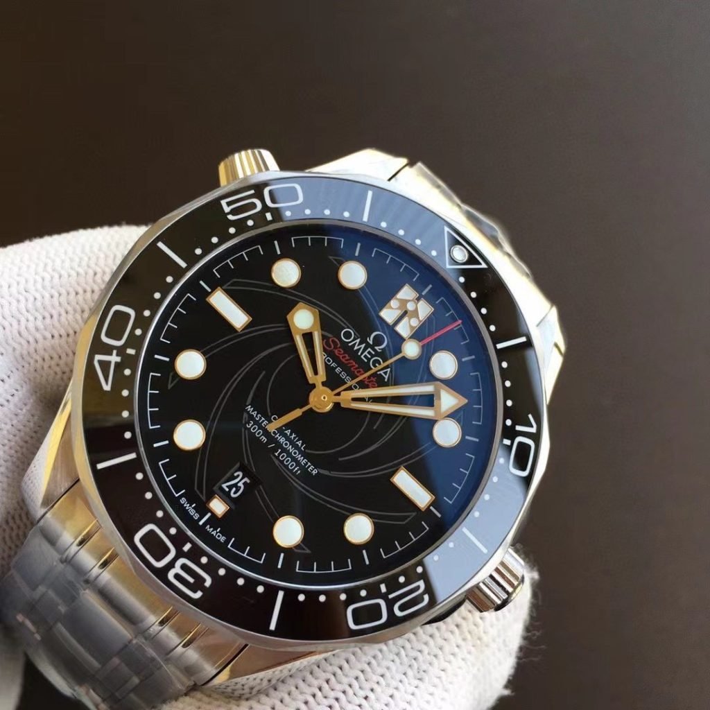 OMEGA VS Products AT THE Store 300METER Diving Watch