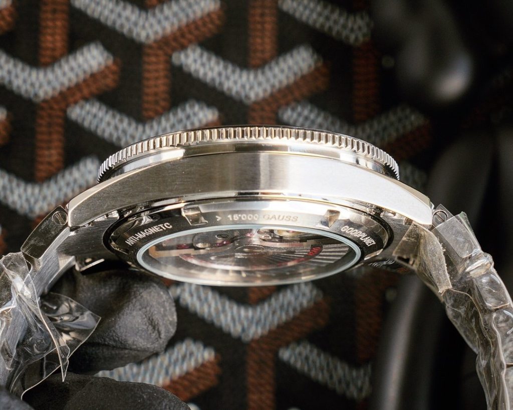 OMEGA Seahorse 300 Ultimate Coaxial Spectre 007 Watch This