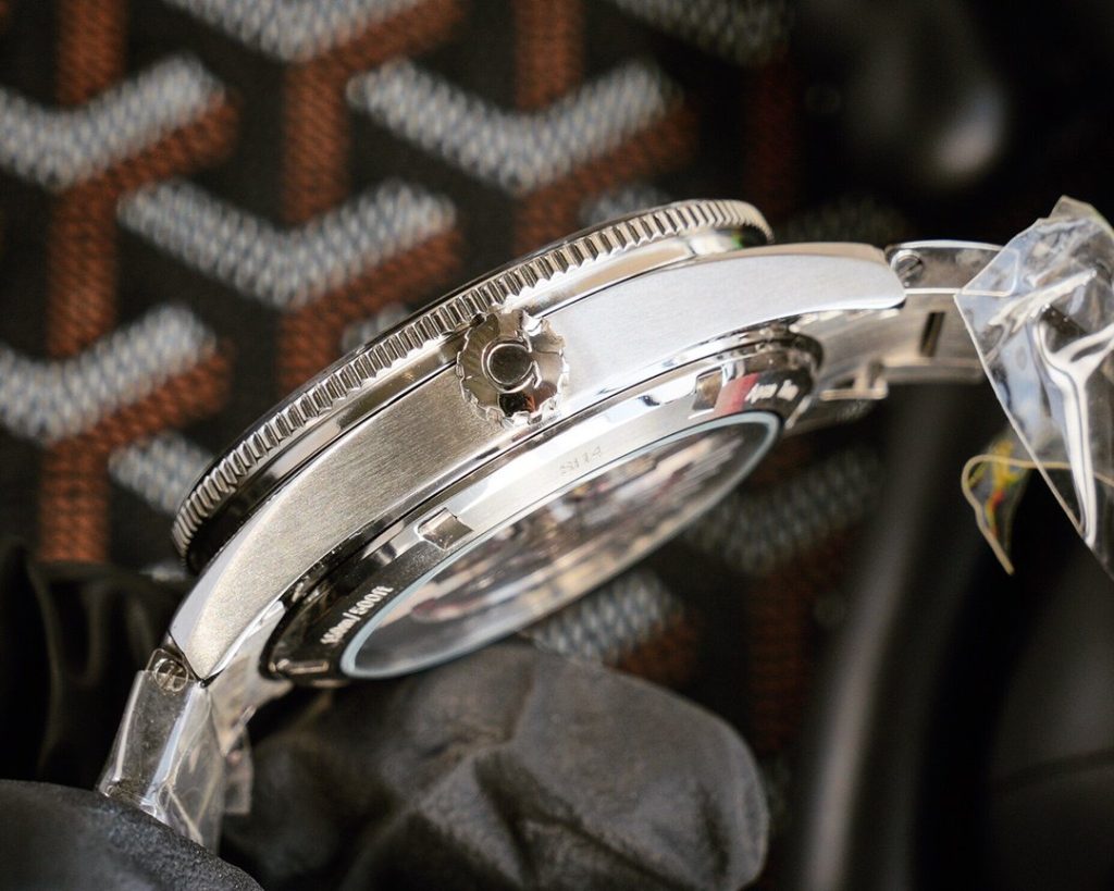 OMEGA Seahorse 300 Ultimate Coaxial Spectre 007 Watch This