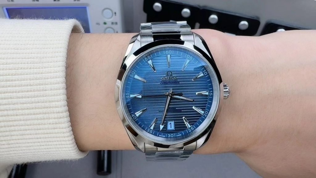 OMEGA VS Blue SEA Horse 150