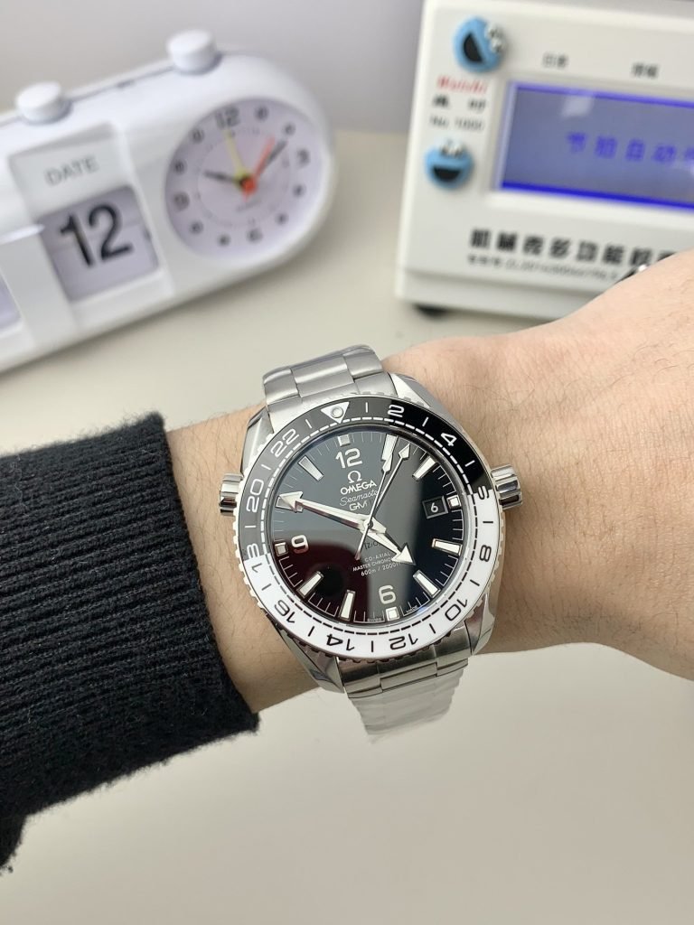 OMEGA VS Hippocampus 600 TAI CHI Circle