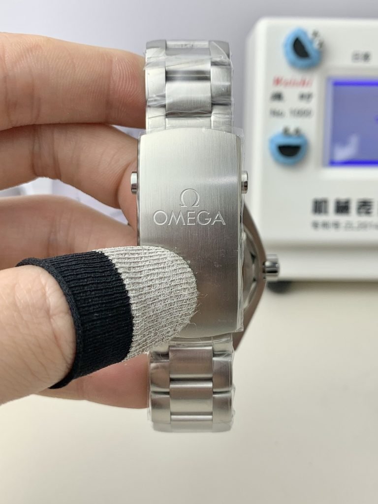 OMEGA VS Hippocampus 600 TAI CHI Circle