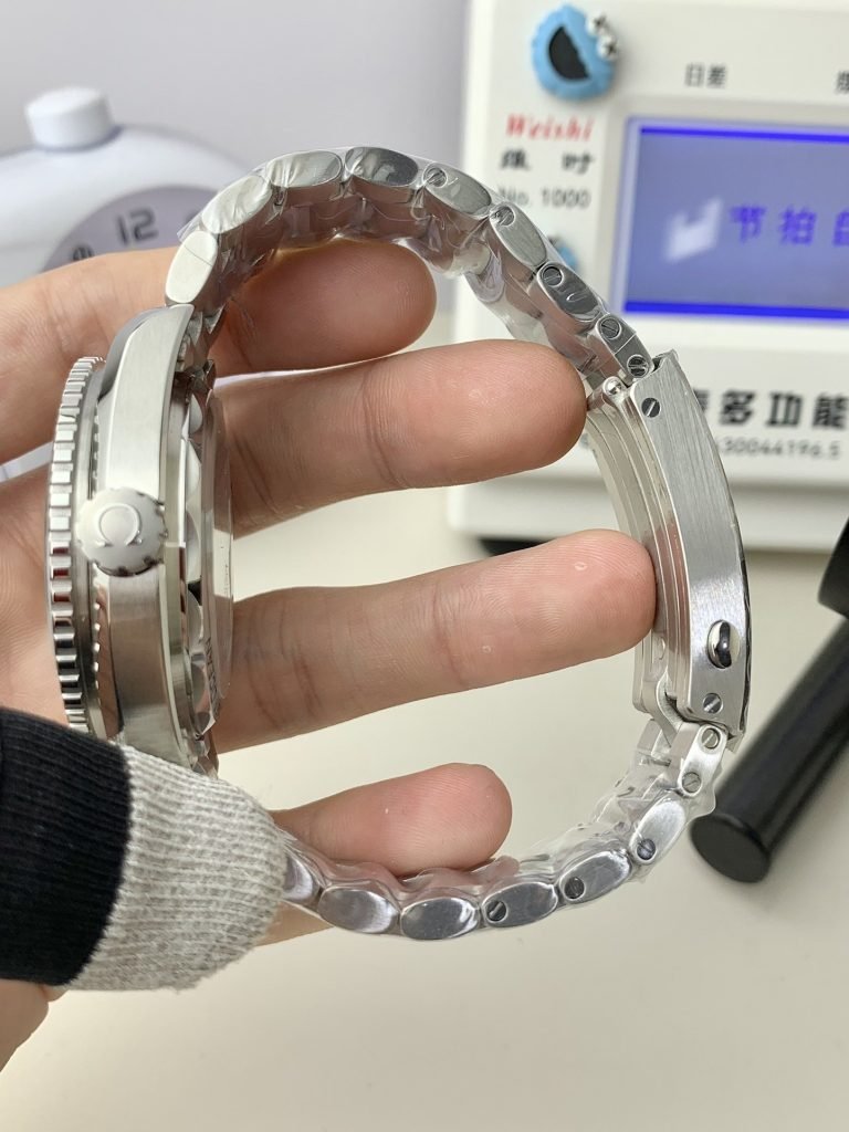 OMEGA VS Hippocampus 600 TAI CHI Circle