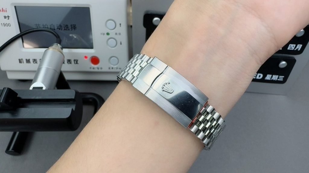 Rolex VS LOG Pineapple 41M
