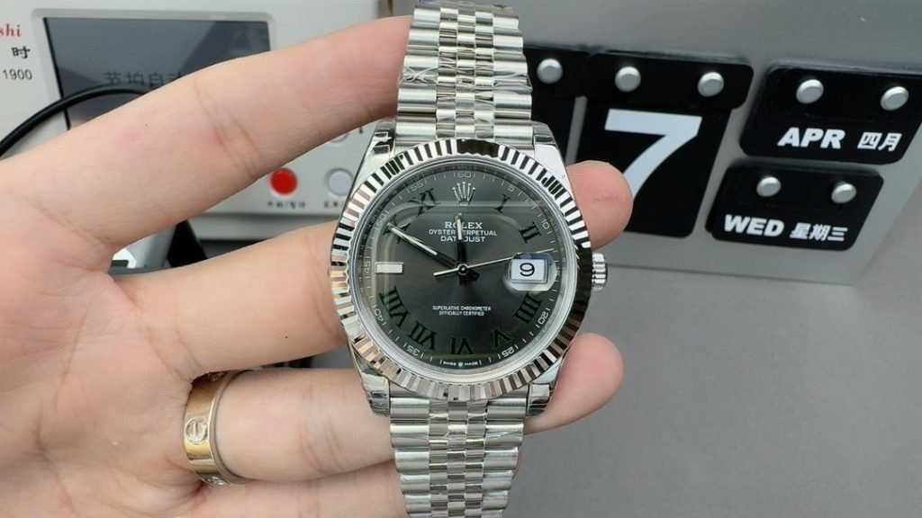 Rolex VS LOG Pineapple 41M