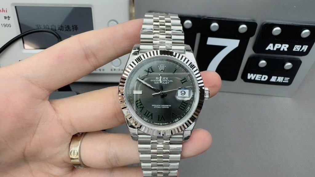 Rolex VS LOG Pineapple 41M