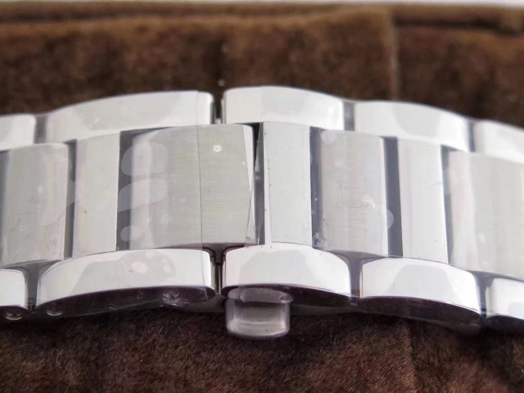 Cartier ZF IS Continuing THE Coexistence OF Elegance AND