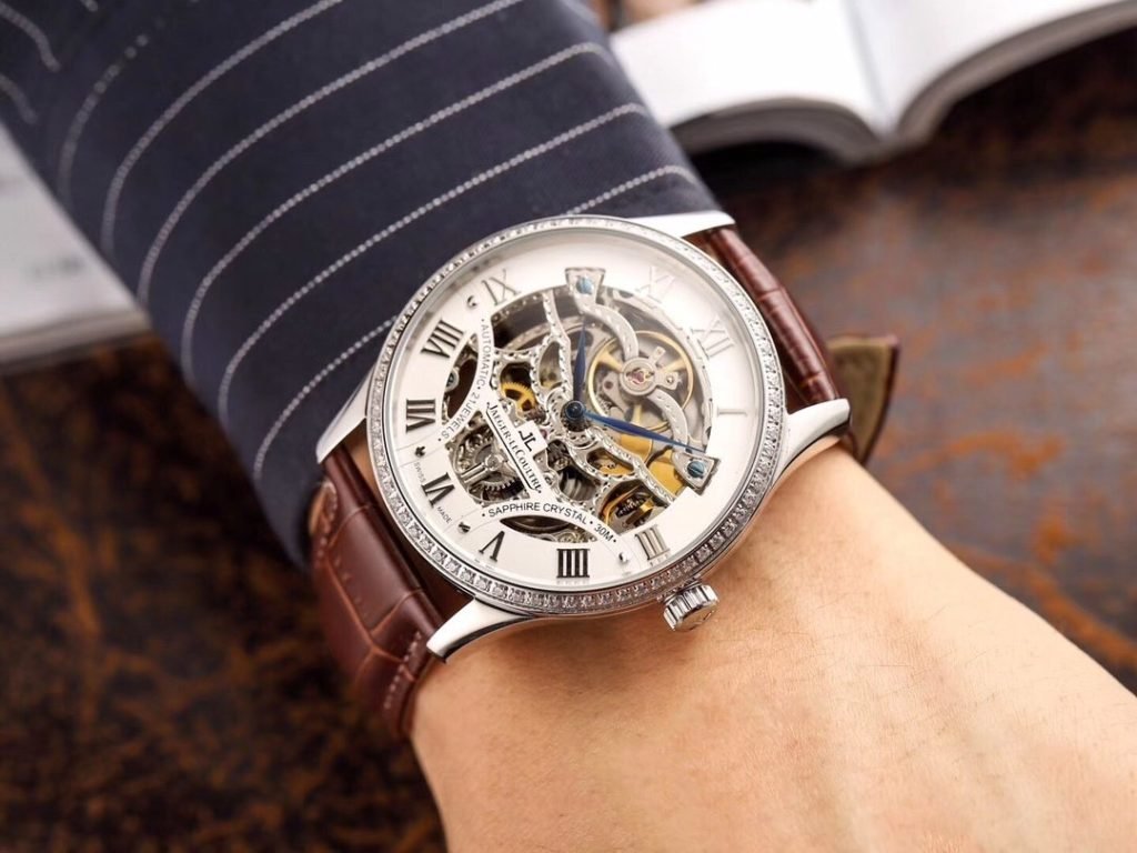 JaegerLeCoultre Handsome Carved Hollow Design Equipped