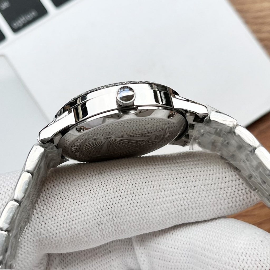 JaegerLeCoultre Smile Jaegerlecon Dating Womens Watch ONE OF THE