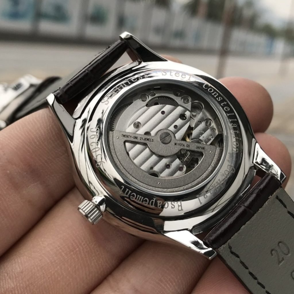 JaegerLeCoultre White Leather Gold 20 Waterproof 5 Degrees Swimmable