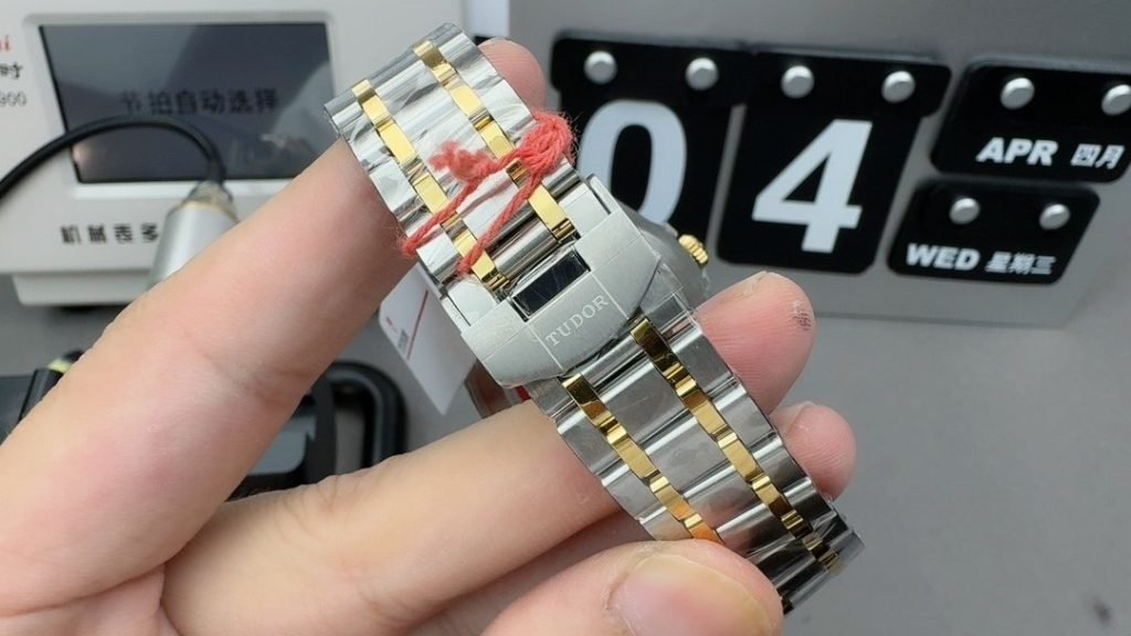 Tudor V7 Royal