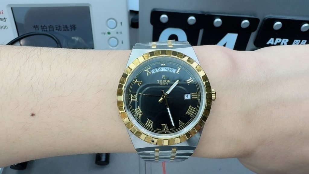 Tudor V7 Royal