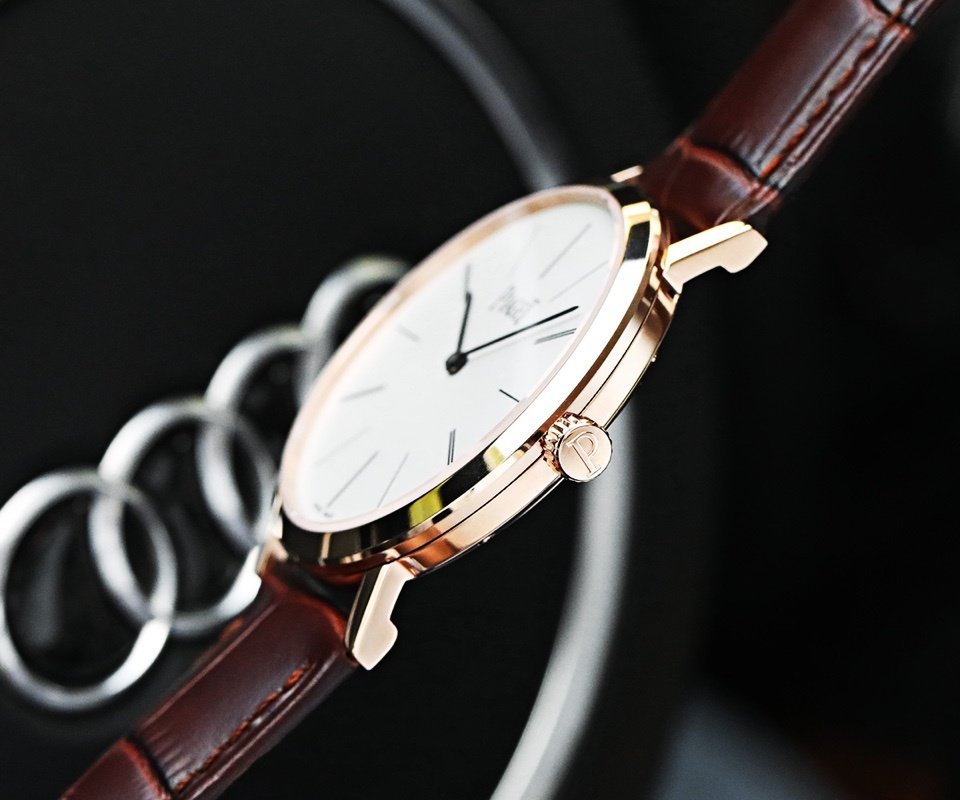 Piaget THE Thinnest AND Highest OF Couple Watch IN