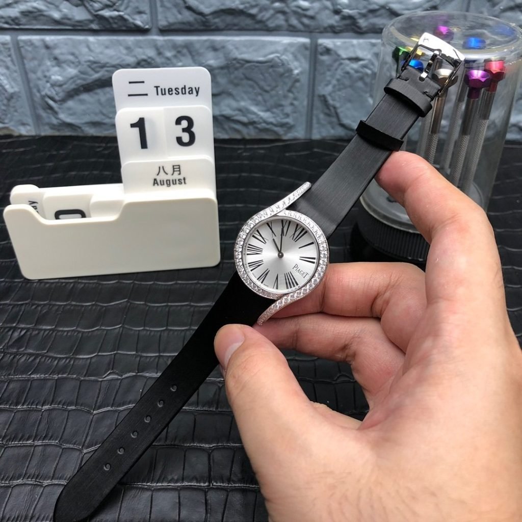 Piaget Earl 69 Quartz Shipment Shot