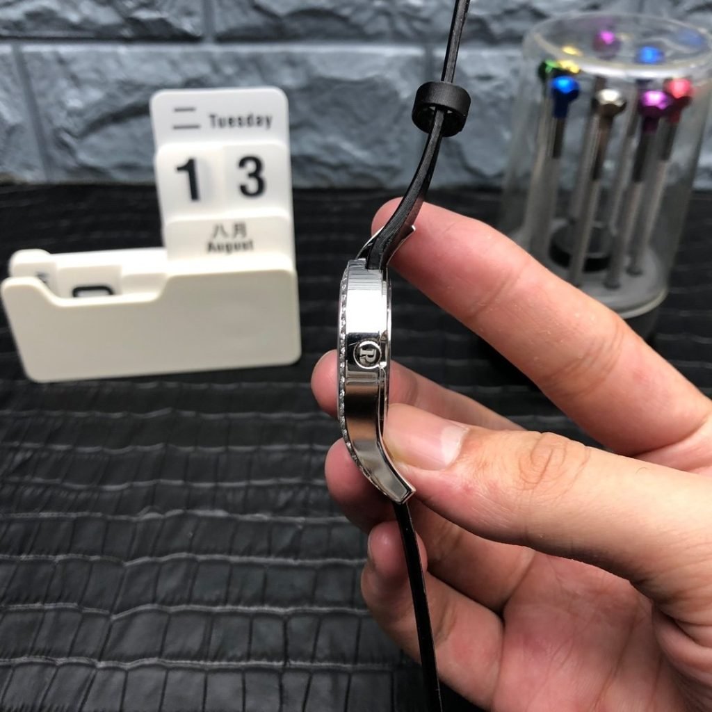 Piaget Earl 69 Quartz Shipment Shot