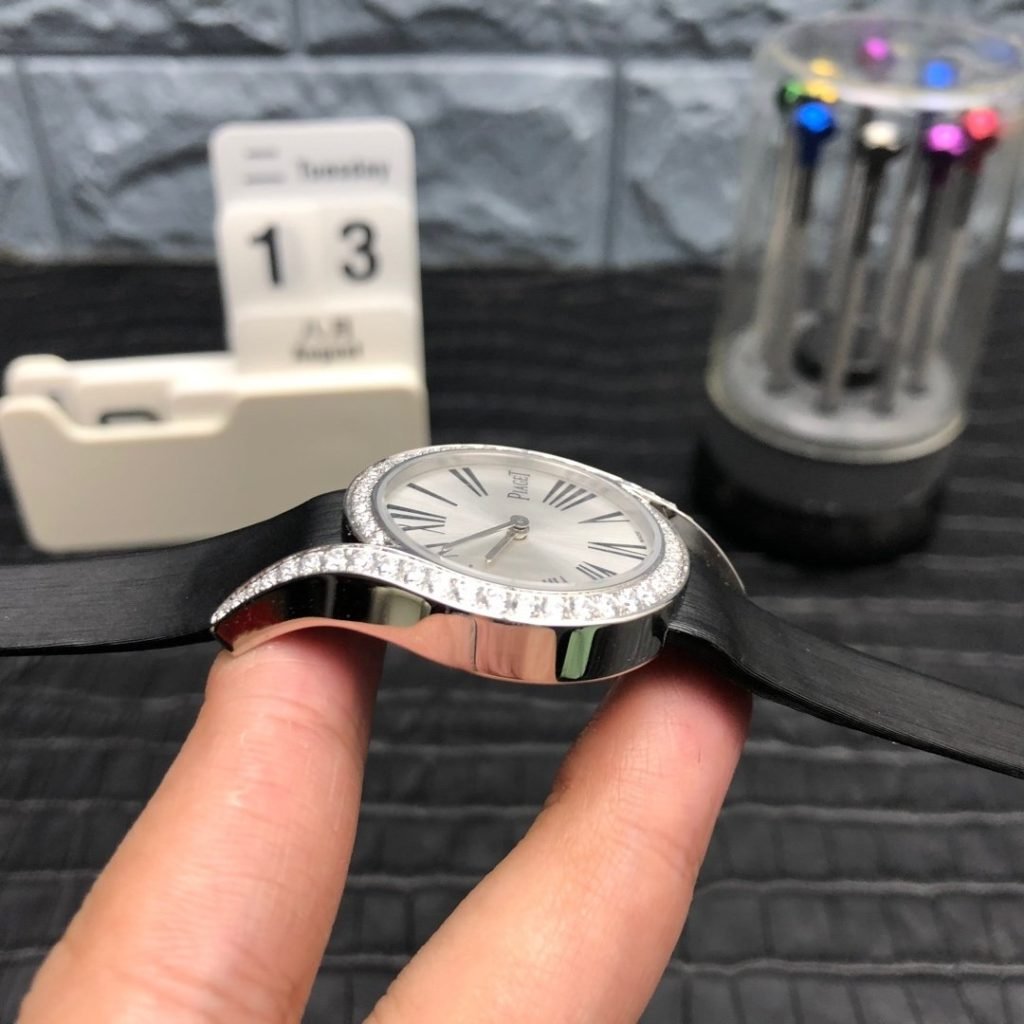 Piaget Earl 69 Quartz Shipment Shot