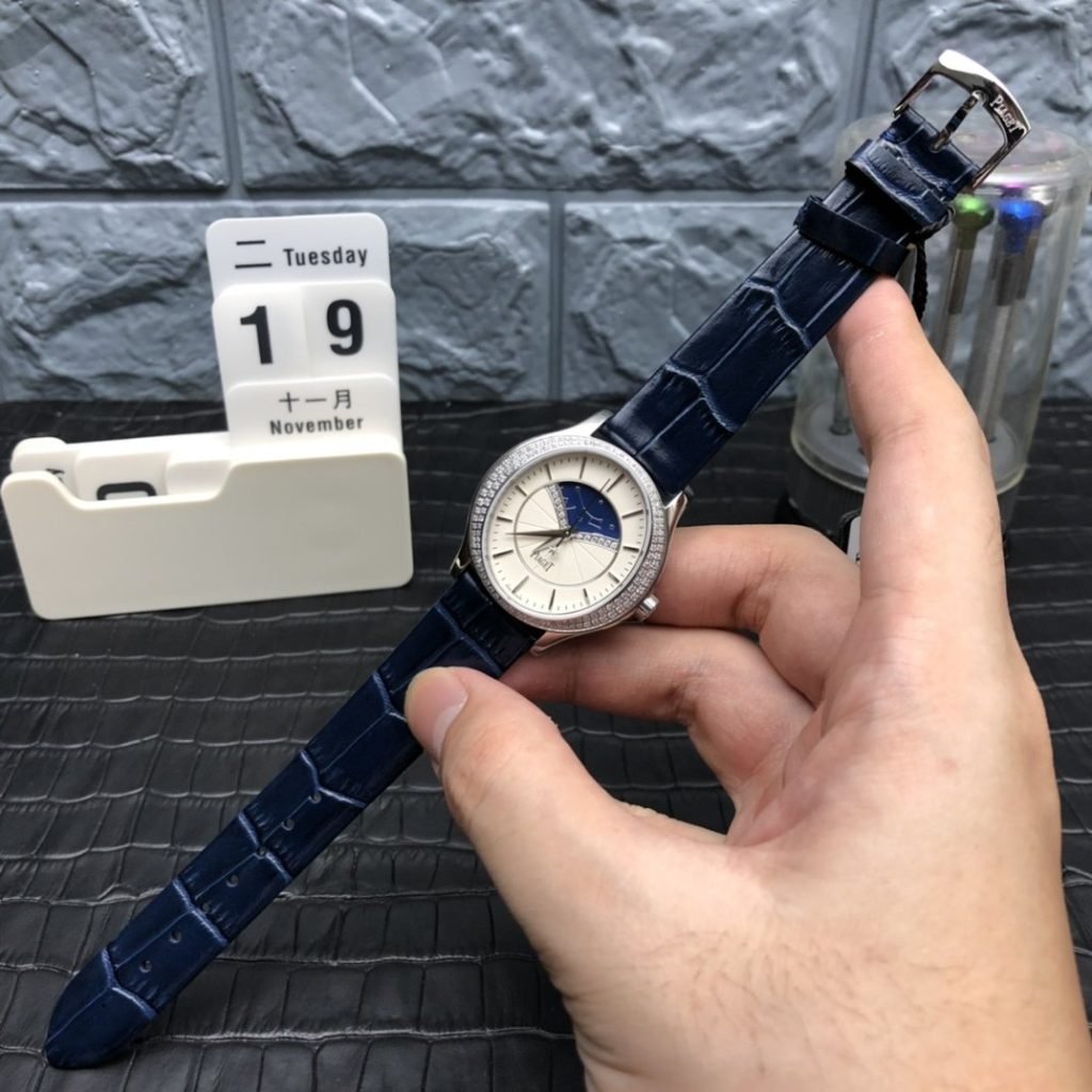 Piaget Earl Black Belt White Moon Phase Girl Shipment