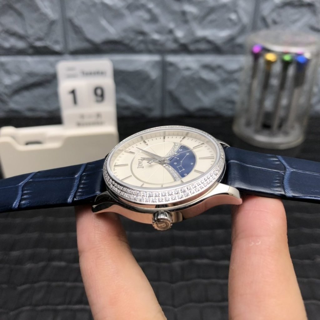 Piaget Earl Black Belt White Moon Phase Girl Shipment