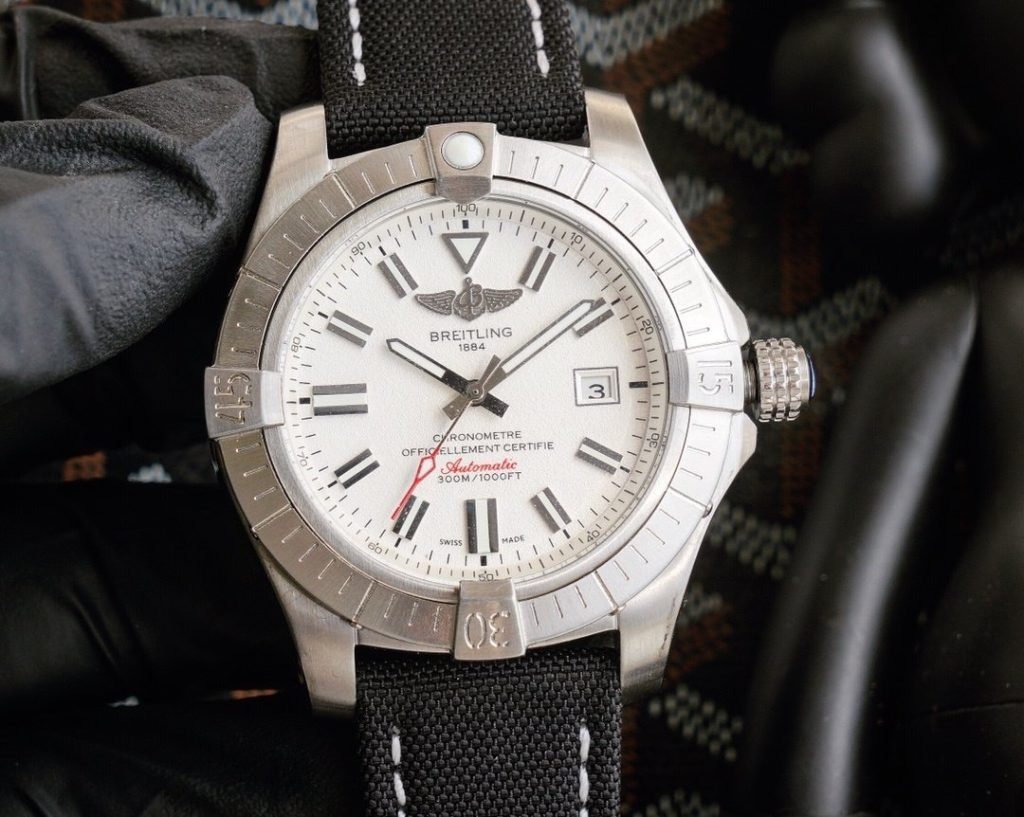 Breitling Avenger Fully Automatic Mechanical 4313MM Arch Bridge Tempered