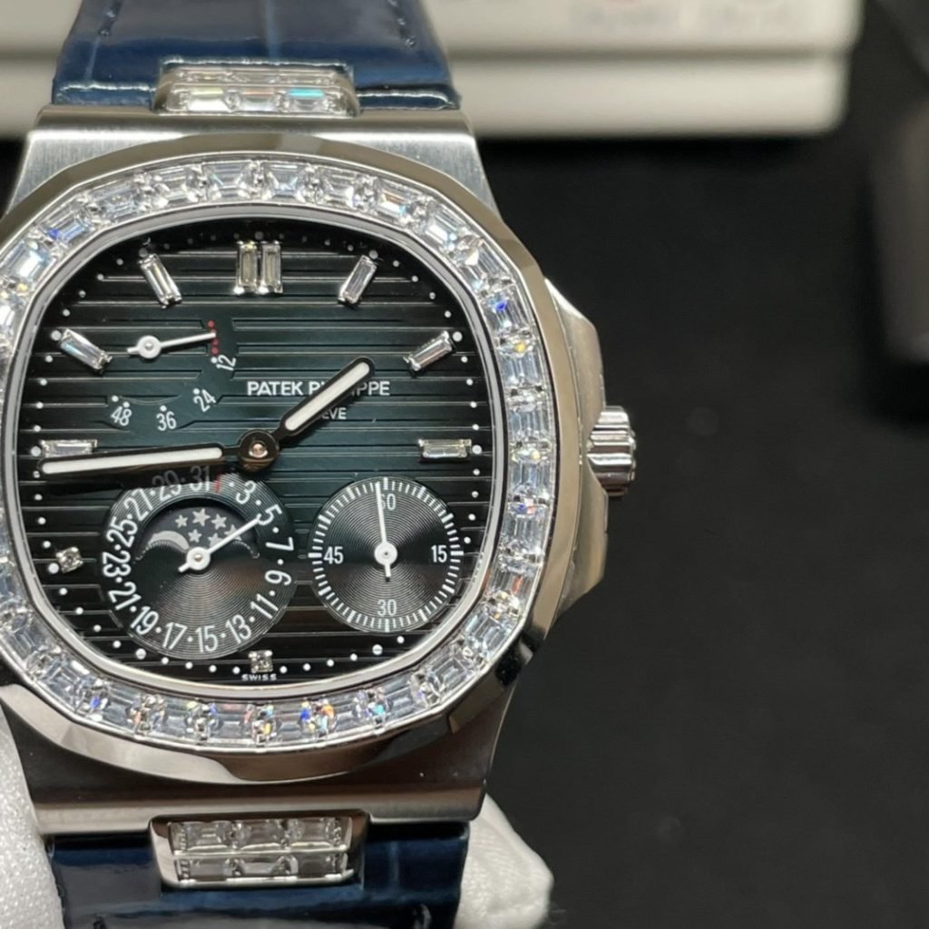 Patek Philippe GR Patek Philippe 5712 President T Square Diamond