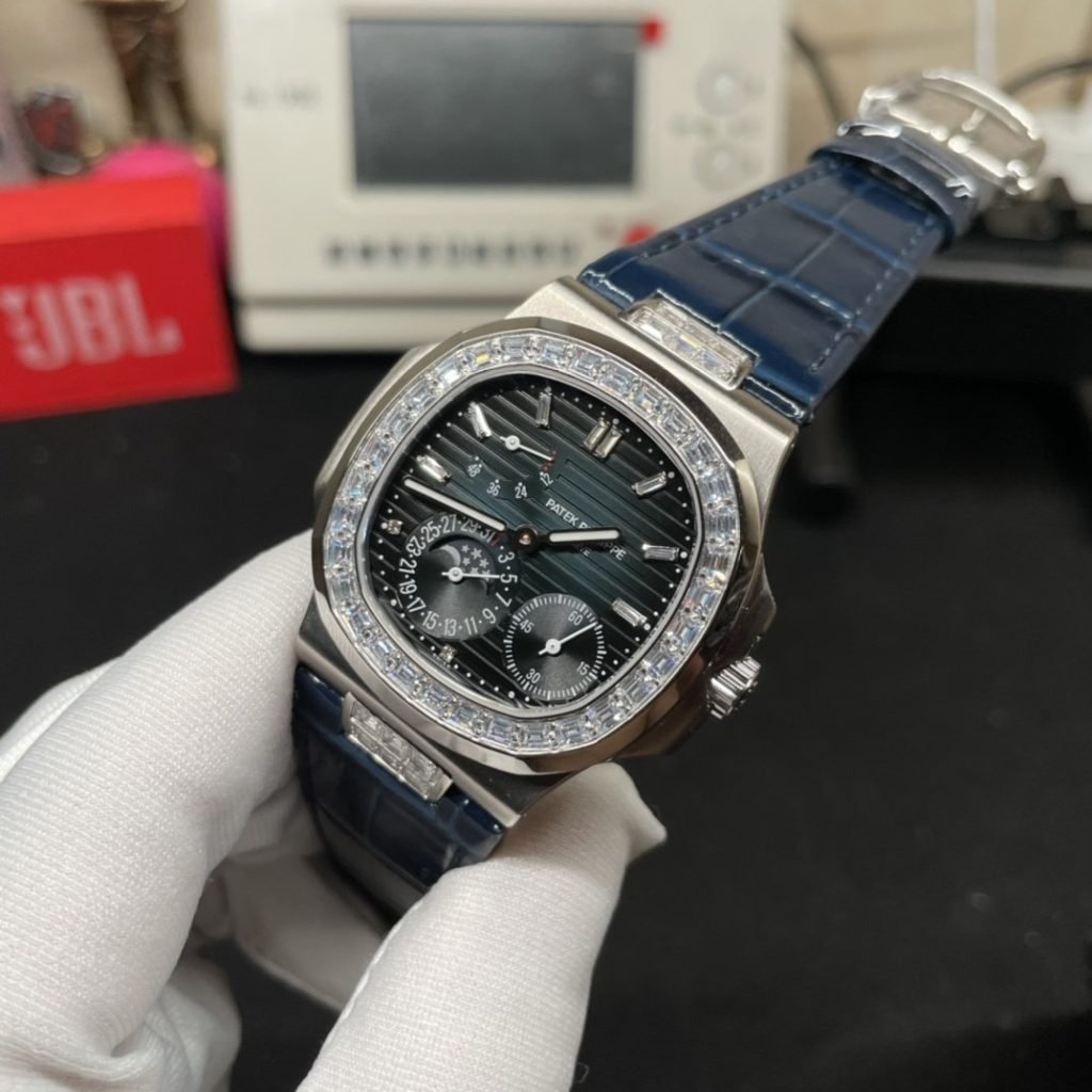 Patek Philippe GR Patek Philippe 5712 President T Square Diamond
