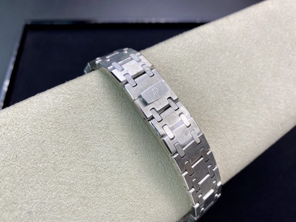 AP THE Order IS A Audemars Piguet Royal OAK